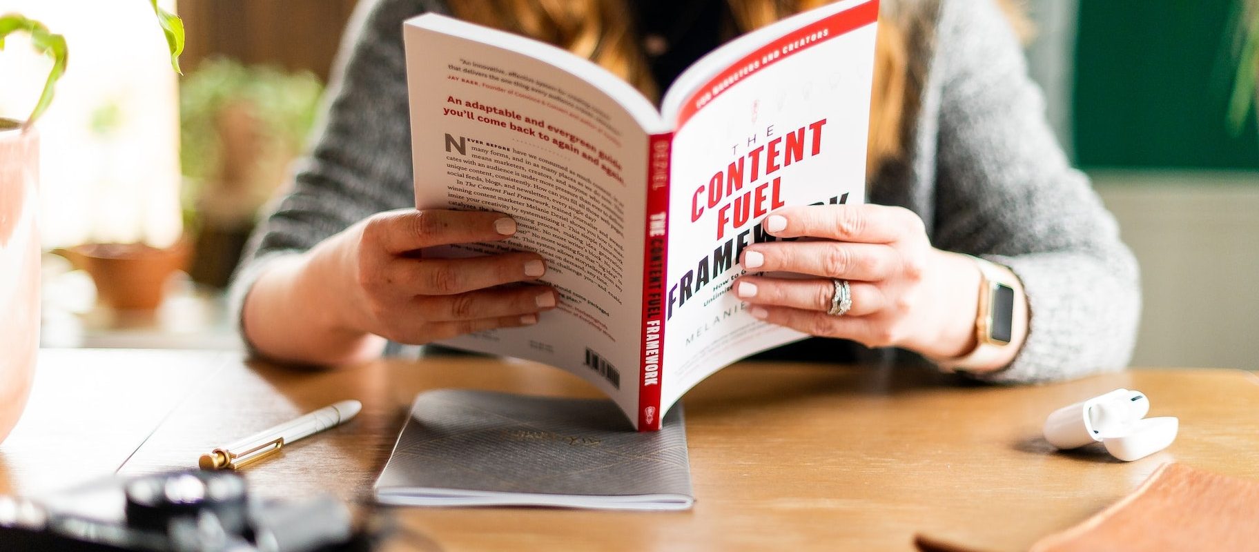 woman-reading - benefits of reading