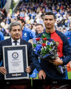 Ronaldo presented with Guiness book of records plaque