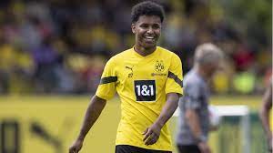 karim adeyemi playing for Borussia Dortmund - Footballers You Never Knew Are From Nigeria